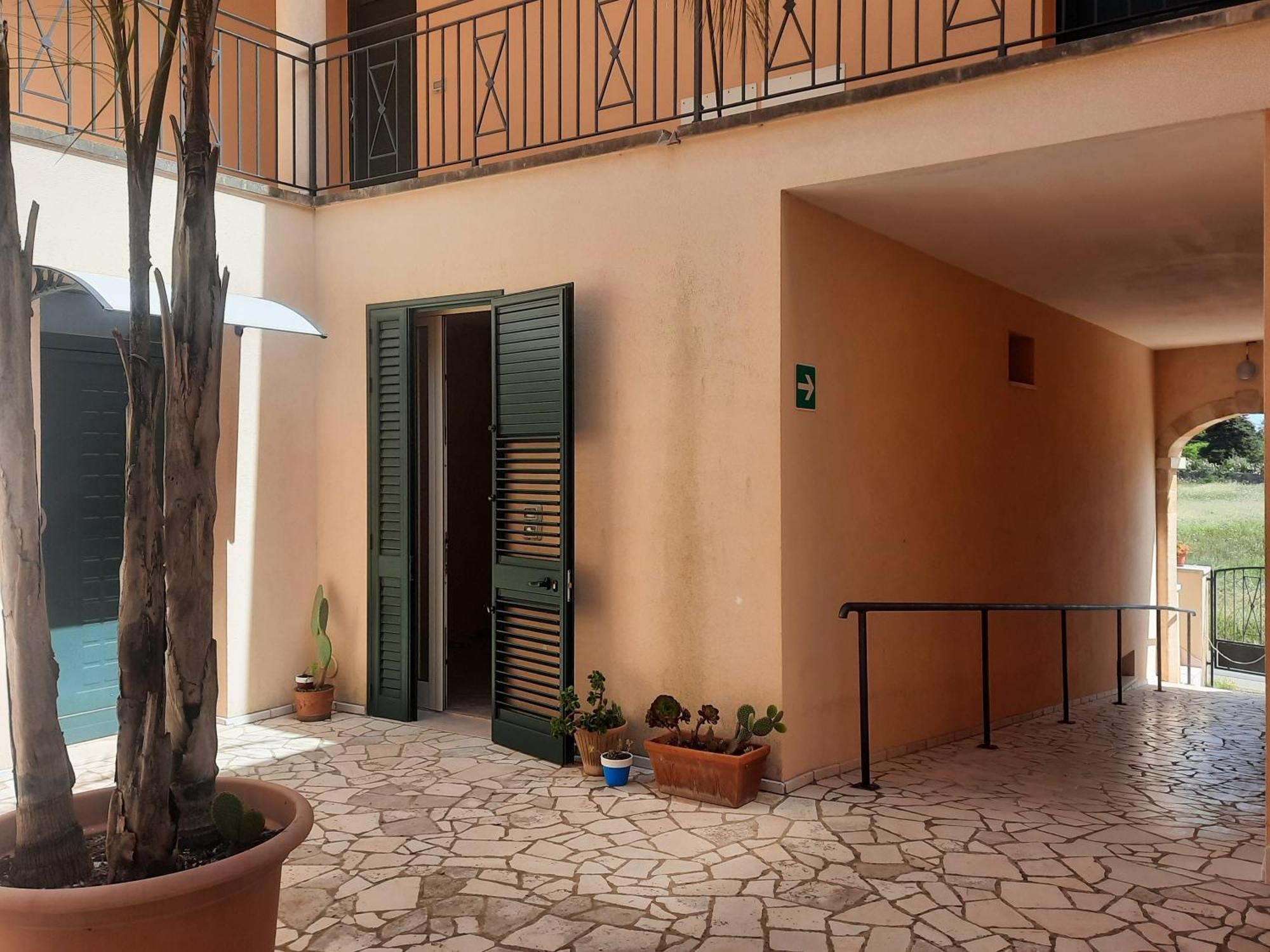 Versante Est Casamassella Exterior photo